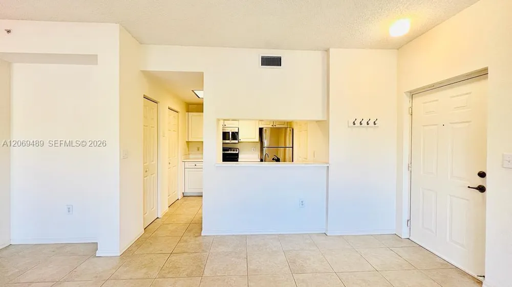 2807 Veronia Dr #201 Palm Beach Gardens, FL 33410