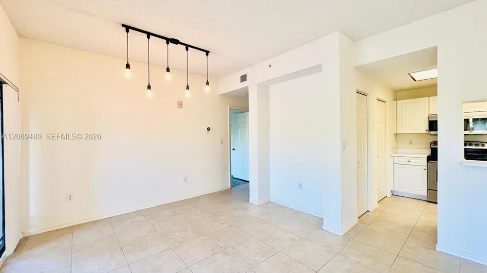 2807 Veronia Dr #201 Palm Beach Gardens, FL 33410