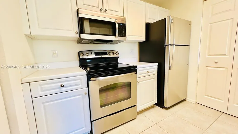 2807 Veronia Dr #201 Palm Beach Gardens, FL 33410