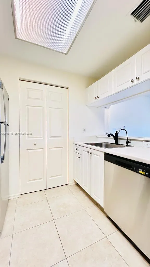 2807 Veronia Dr #201 Palm Beach Gardens, FL 33410