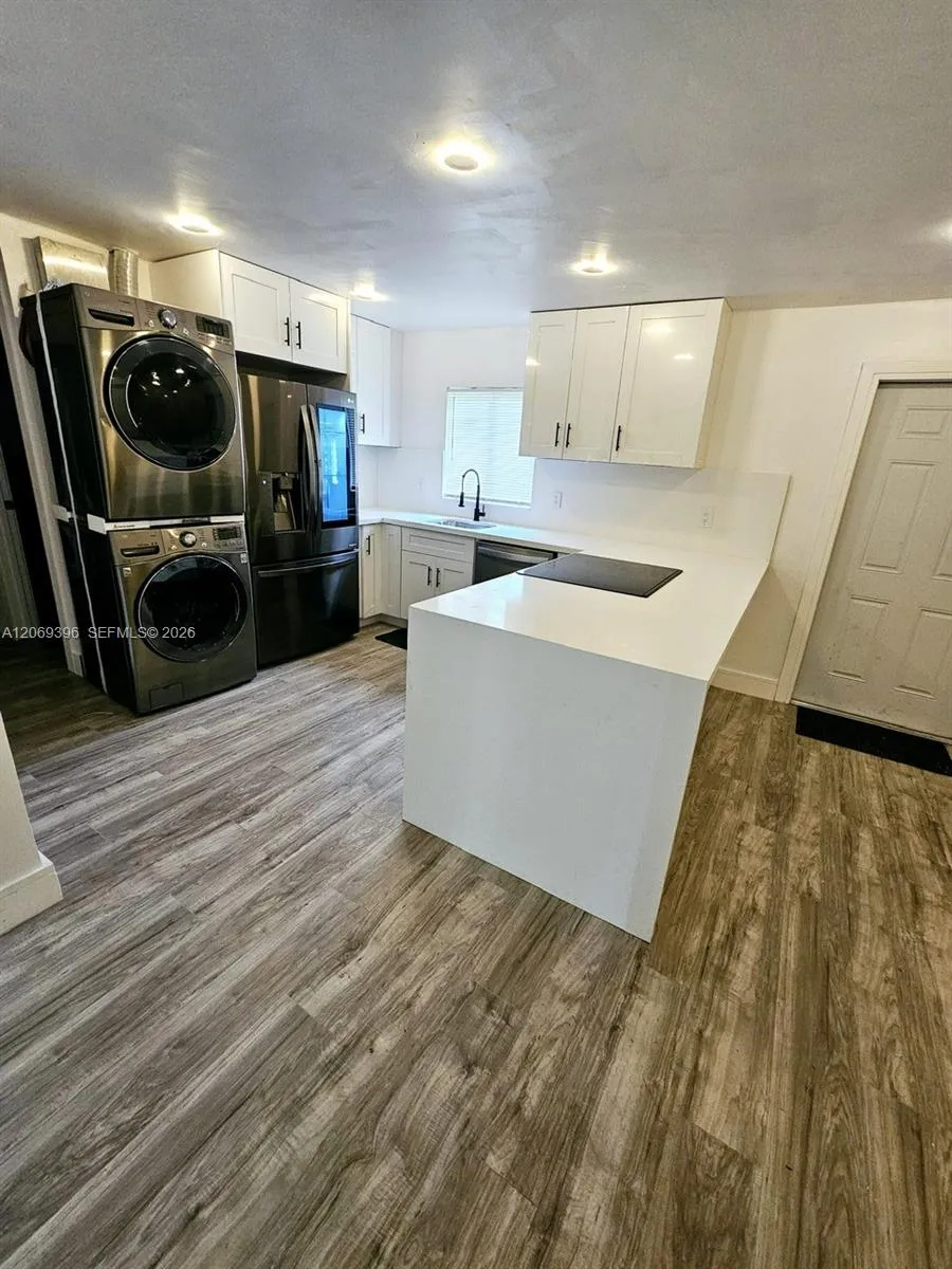 5000 SW 26th Ave Dania Beach, FL 33312