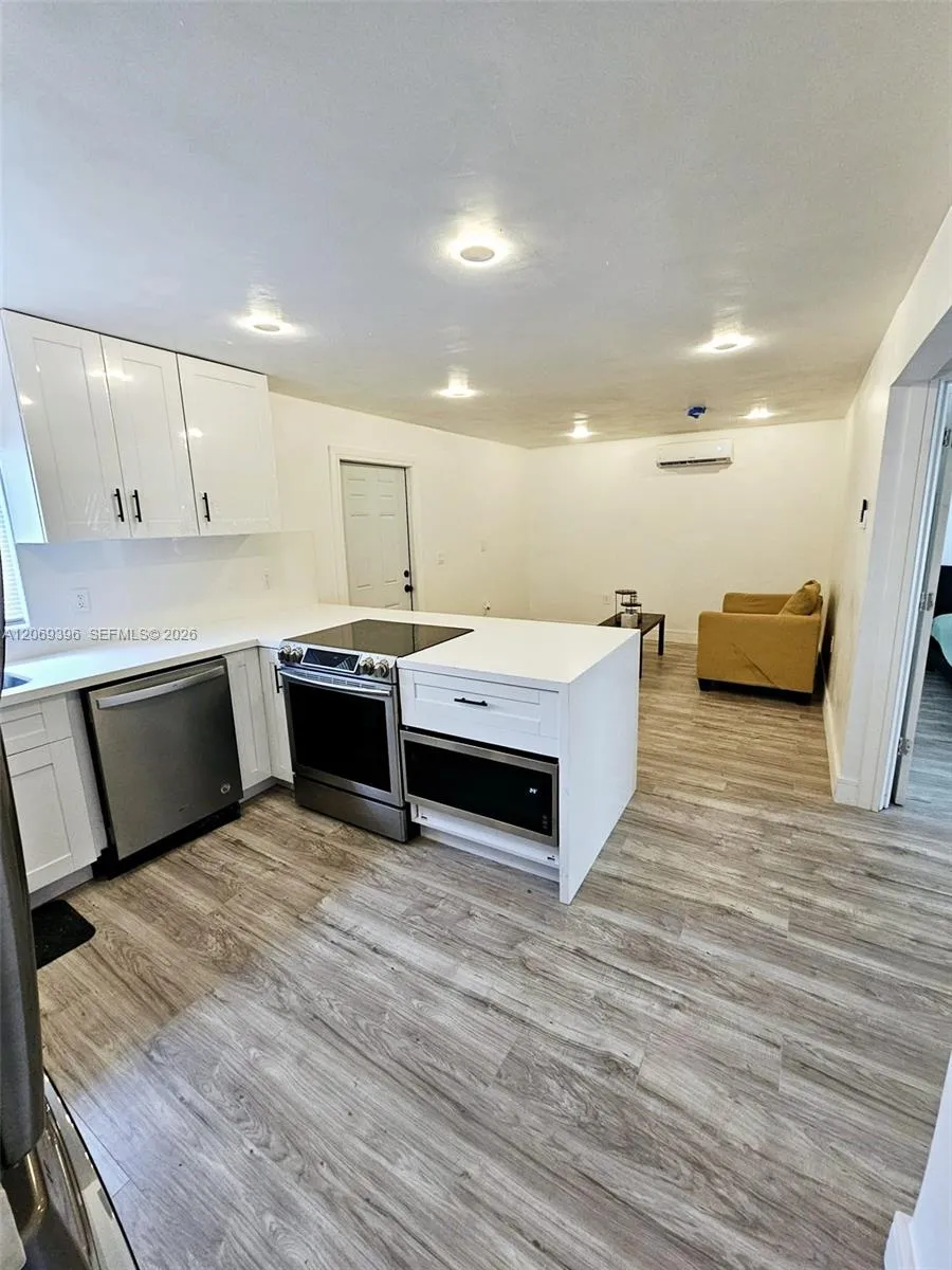 5000 SW 26th Ave Dania Beach, FL 33312