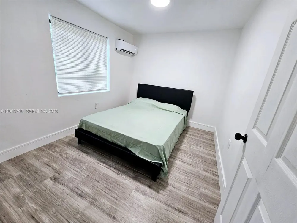 5000 SW 26th Ave Dania Beach, FL 33312