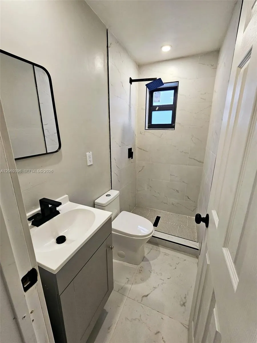 5000 SW 26th Ave Dania Beach, FL 33312