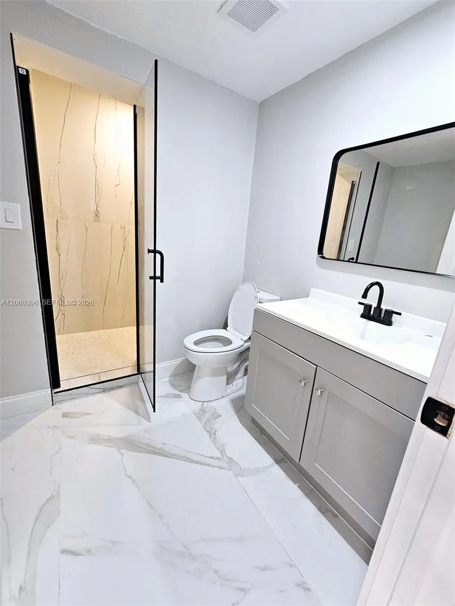 5000 SW 26th Ave Dania Beach, FL 33312