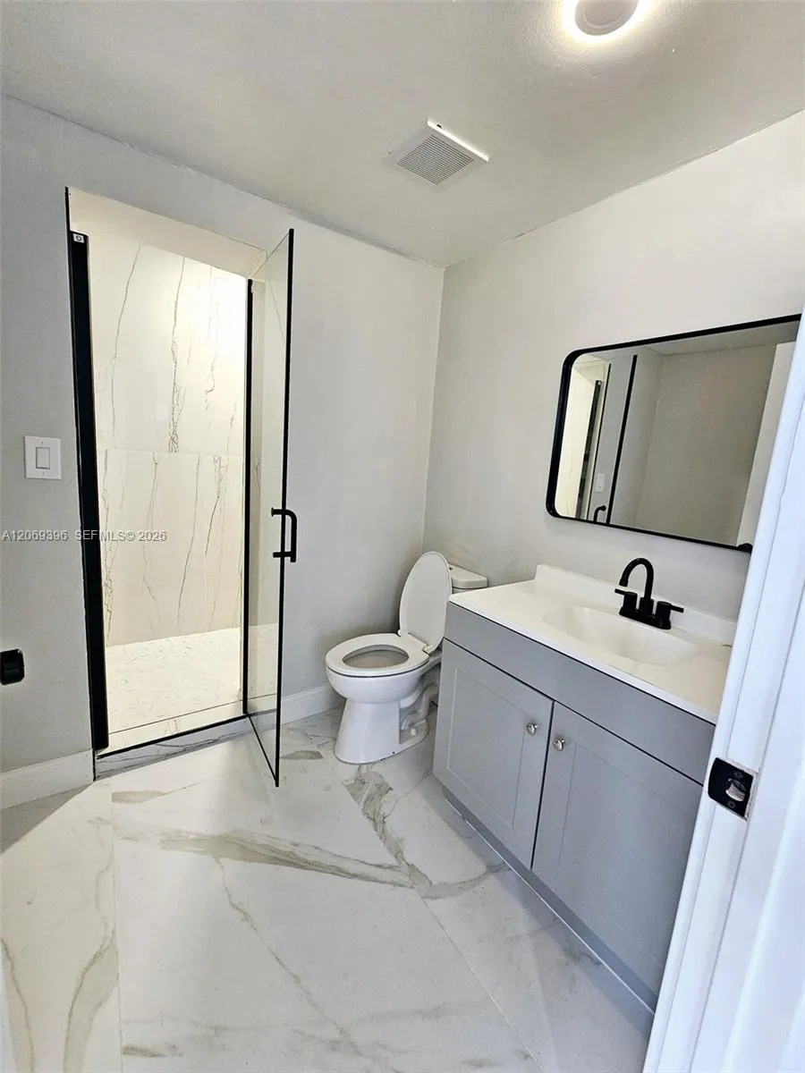 5000 SW 26th Ave Dania Beach, FL 33312