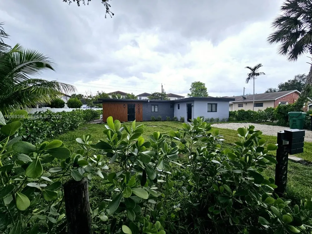 5000 SW 26th Ave Dania Beach, FL 33312