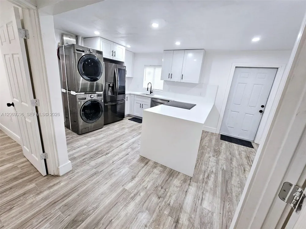 5000 SW 26th Ave Dania Beach, FL 33312