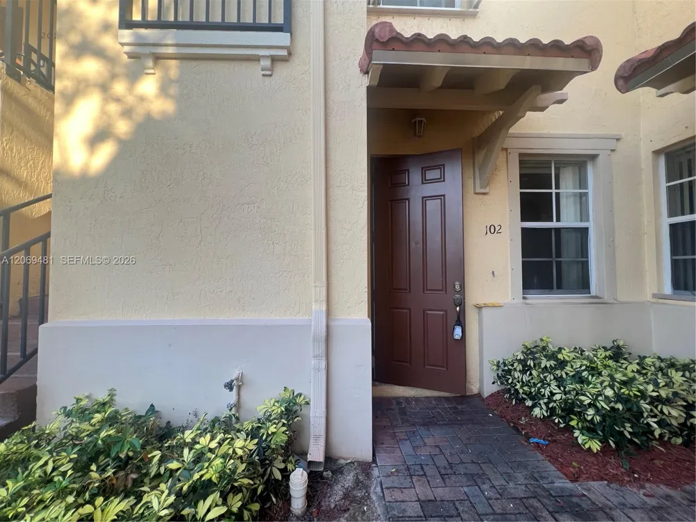 3360 NE 14th Dr #104-30 Homestead, FL 33033