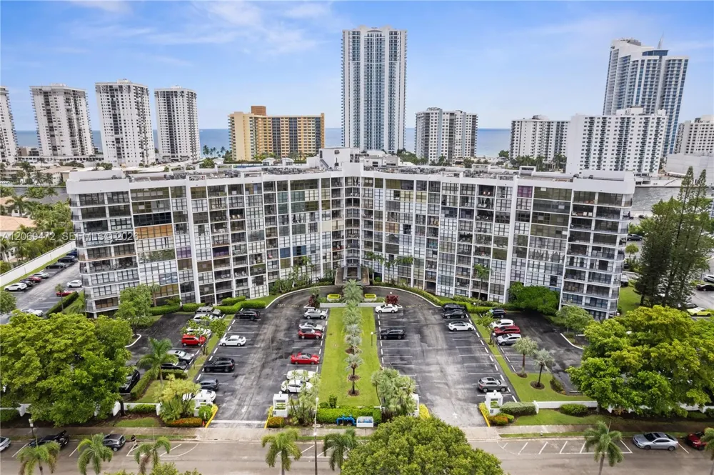 1000 Parkview Dr #614 Hallandale Beach, FL 33009