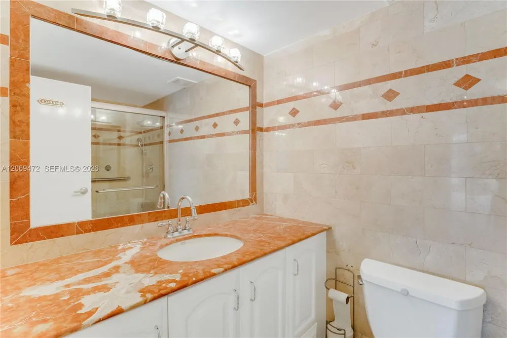 1000 Parkview Dr #614 Hallandale Beach, FL 33009