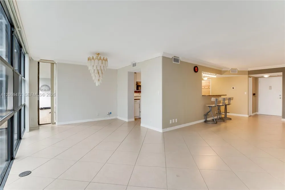 1000 Parkview Dr #614 Hallandale Beach, FL 33009