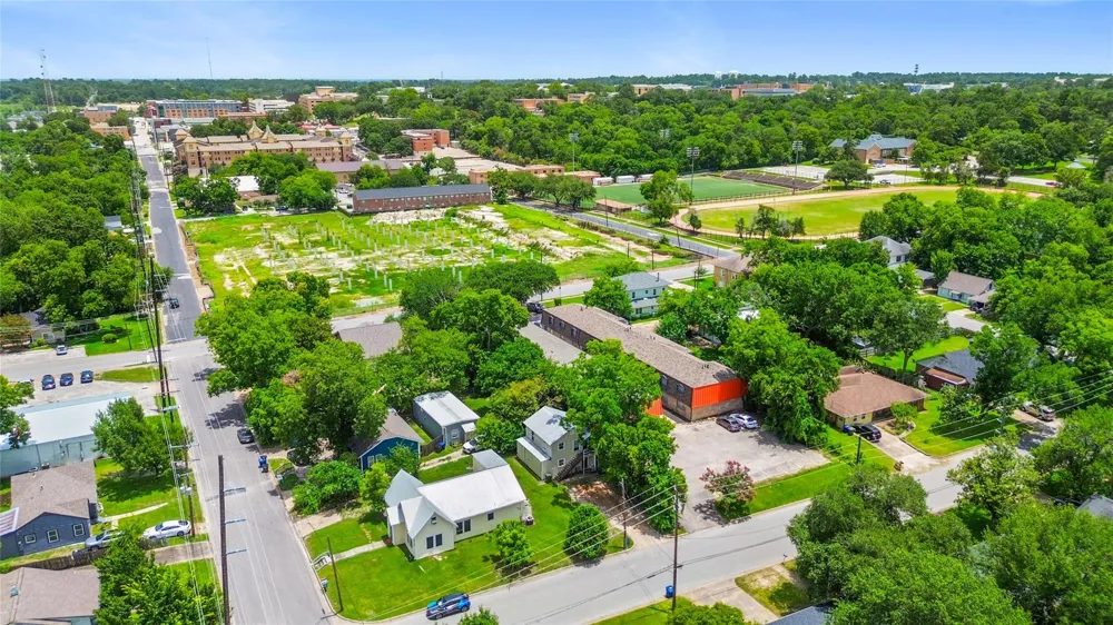 1518 16th Street #A Huntsville, TX 77340