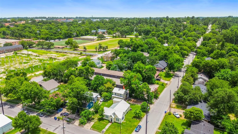 1518 16th Street #A Huntsville, TX 77340