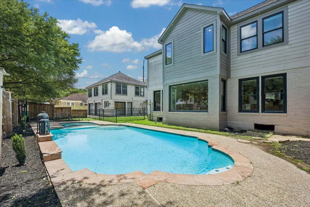 4344 Clay Street Houston, TX 77023