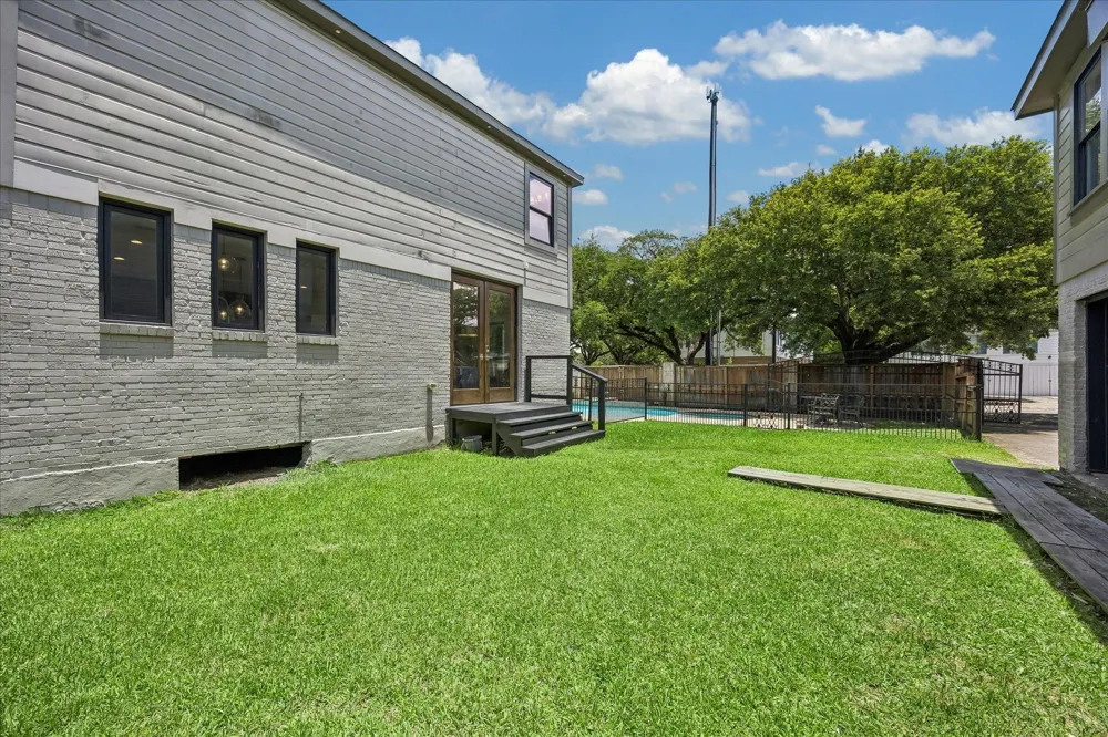 4344 Clay Street Houston, TX 77023
