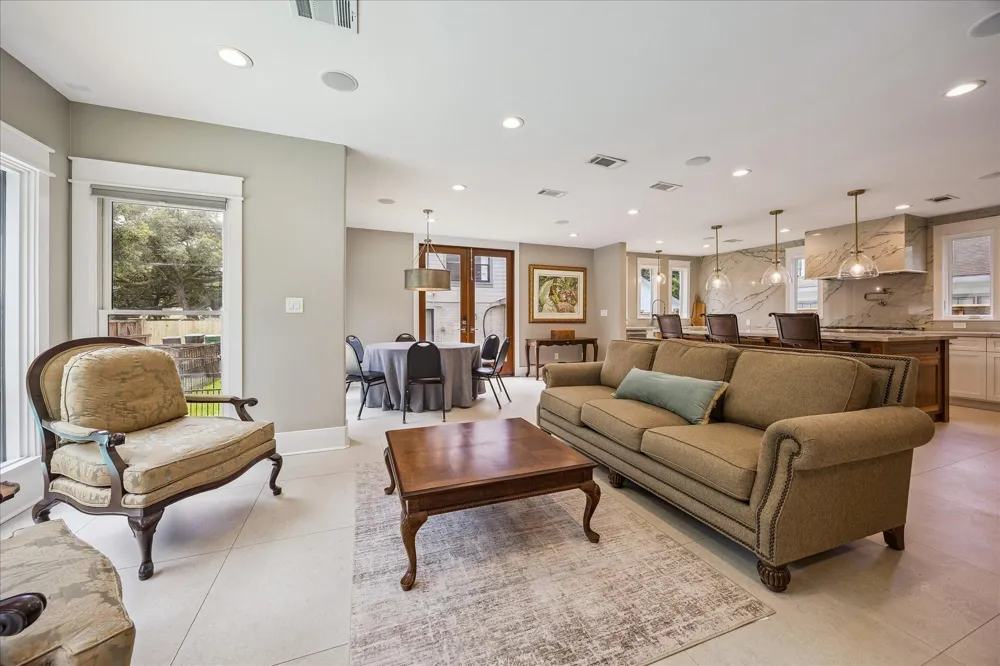 4344 Clay Street Houston, TX 77023