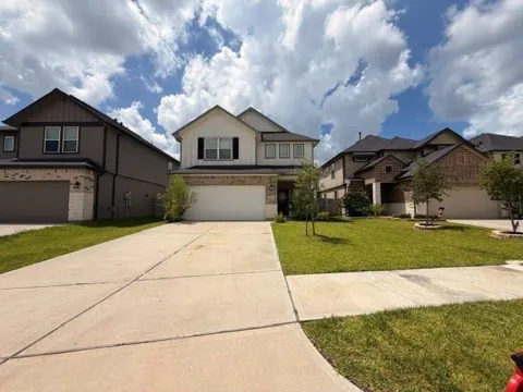 2719 Oakleaf Ash Lane