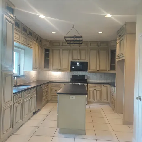 6827 Trimstone Drive