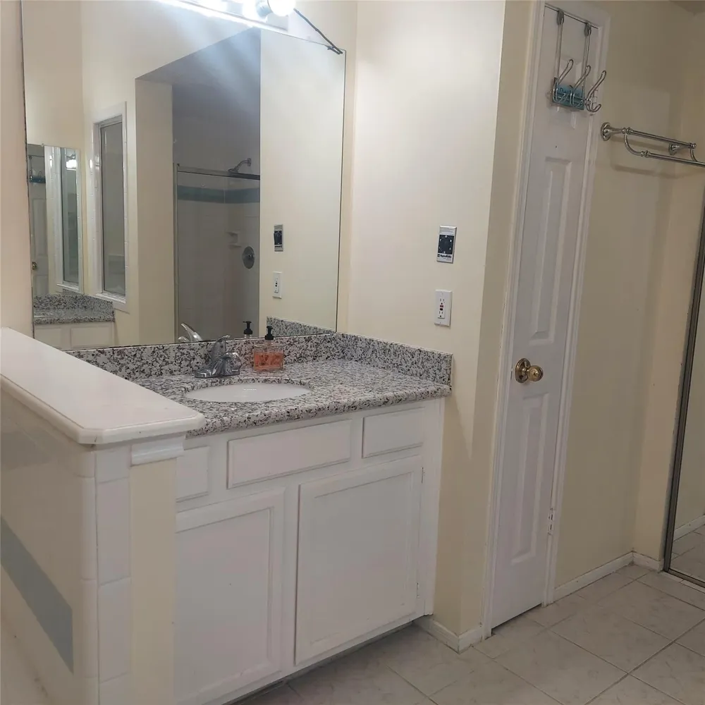 6827 Trimstone Drive Pasadena, TX 77505