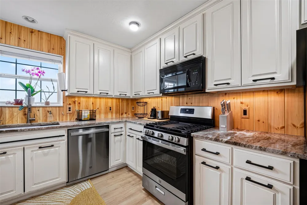 1314 E 34th Street Houston, TX 77022