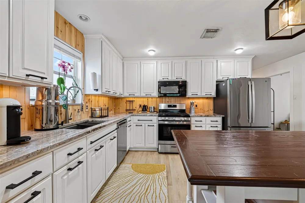 1314 E 34th Street Houston, TX 77022