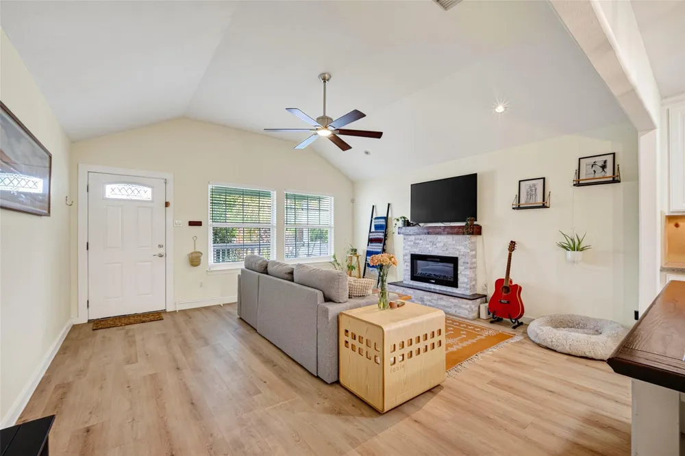 1314 E 34th Street Houston, TX 77022