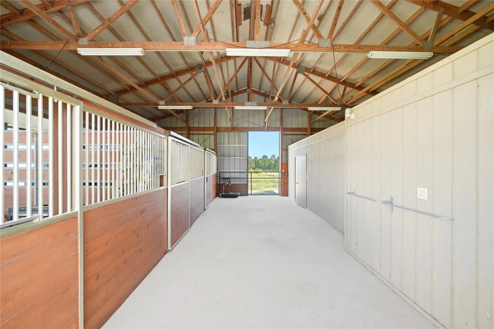 12416 Cr 201 Plantersville, TX 77363