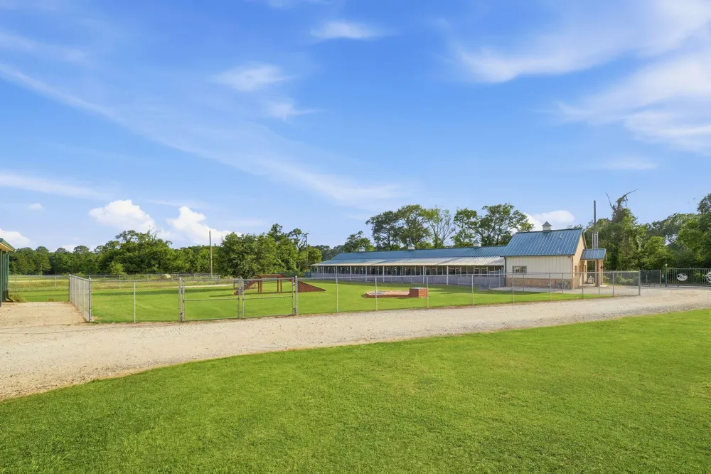 12416 Cr 201 Plantersville, TX 77363