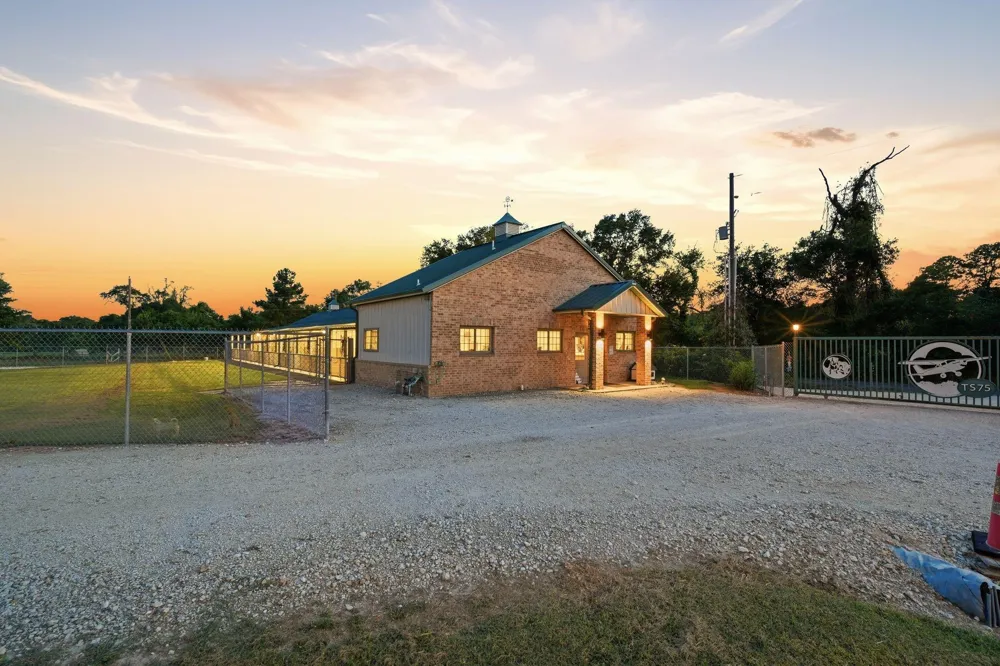 12416 Cr 201 Plantersville, TX 77363