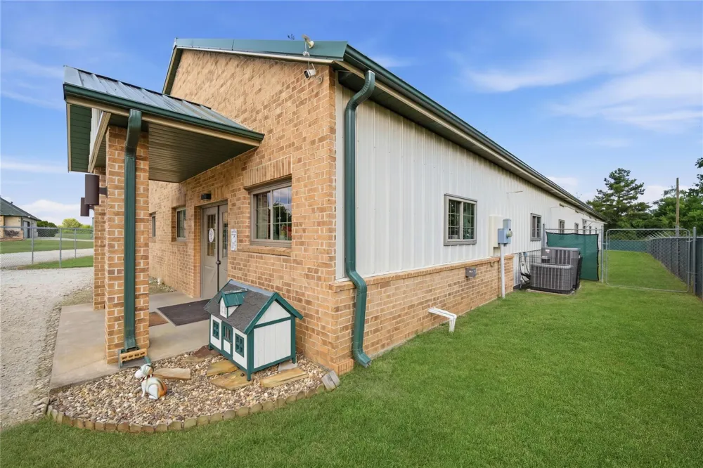 12416 Cr 201 Plantersville, TX 77363