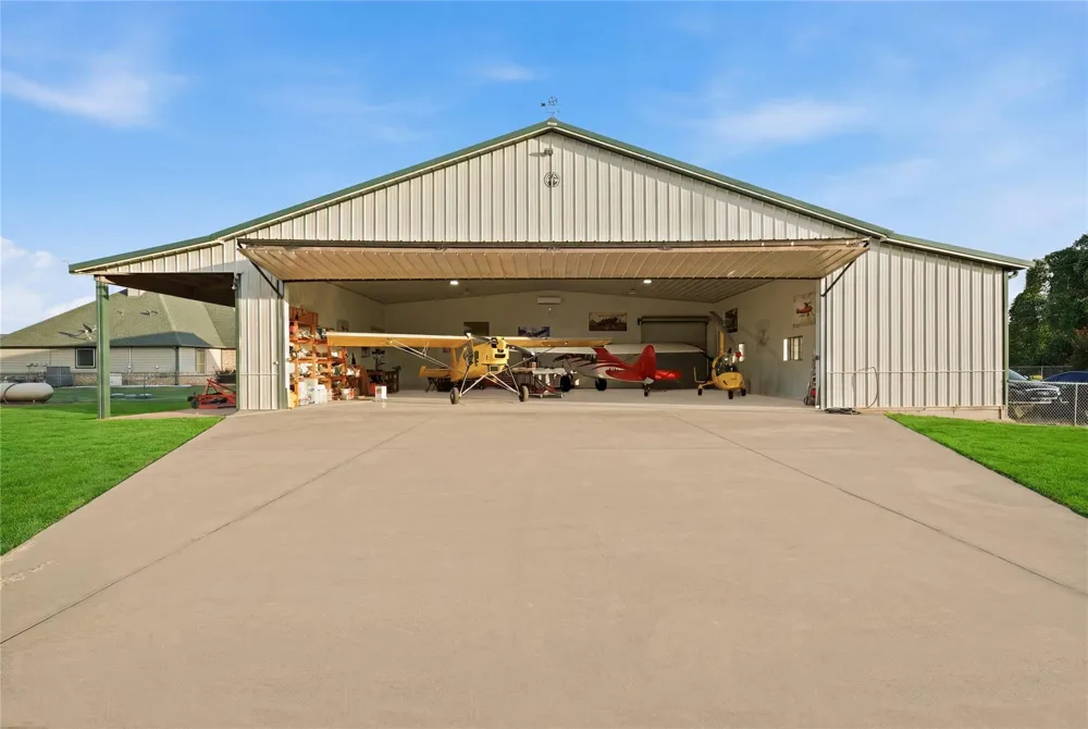 12416 Cr 201 Plantersville, TX 77363
