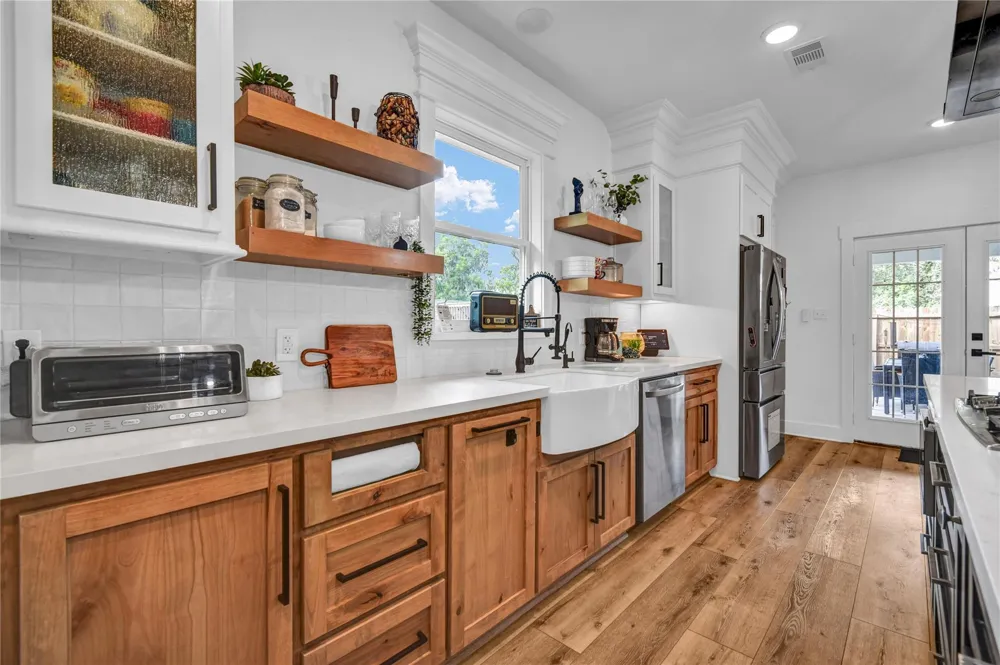 229 Montclaire Drive West Columbia, TX 77486