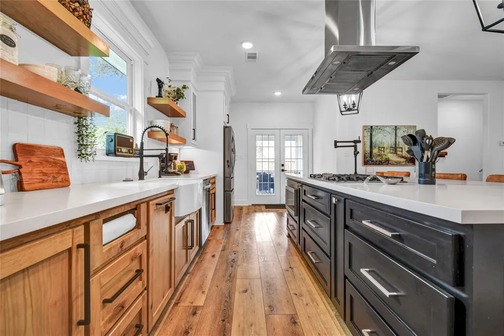 229 Montclaire Drive West Columbia, TX 77486