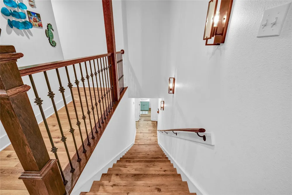 229 Montclaire Drive West Columbia, TX 77486