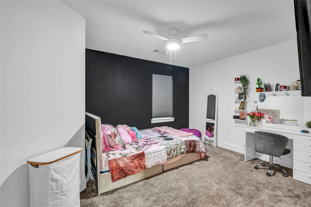 229 Montclaire Drive West Columbia, TX 77486