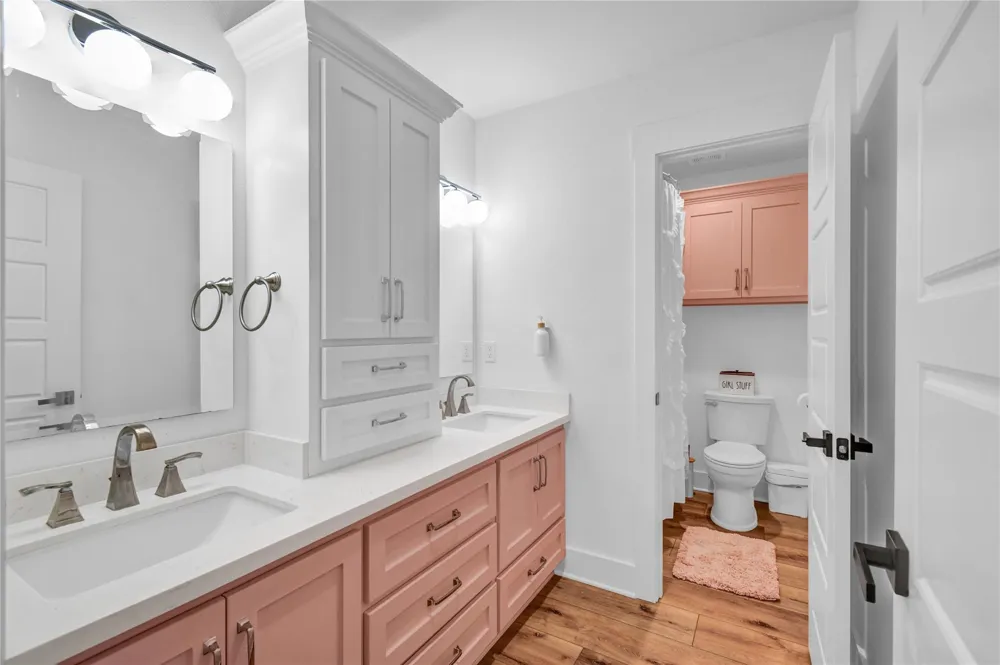 229 Montclaire Drive West Columbia, TX 77486