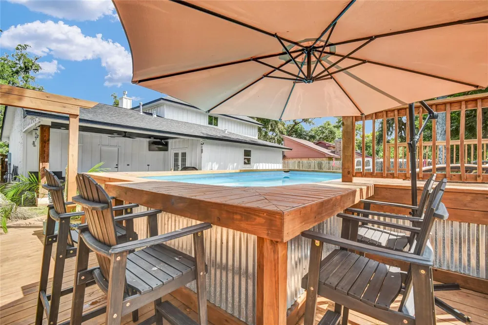 229 Montclaire Drive West Columbia, TX 77486