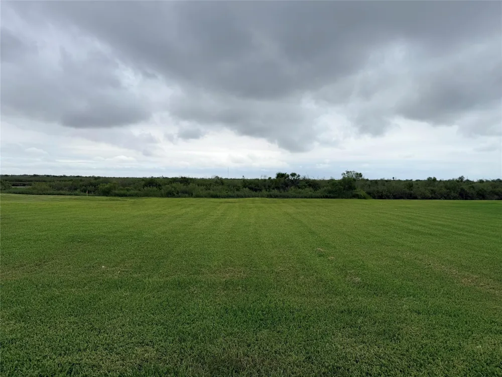 1150 Lagoon Drive Crystal Beach, TX 77650
