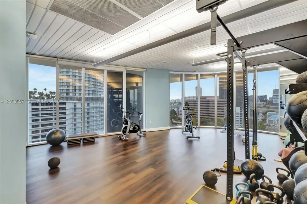 185 SW 7th St #4100 Miami, FL 33130