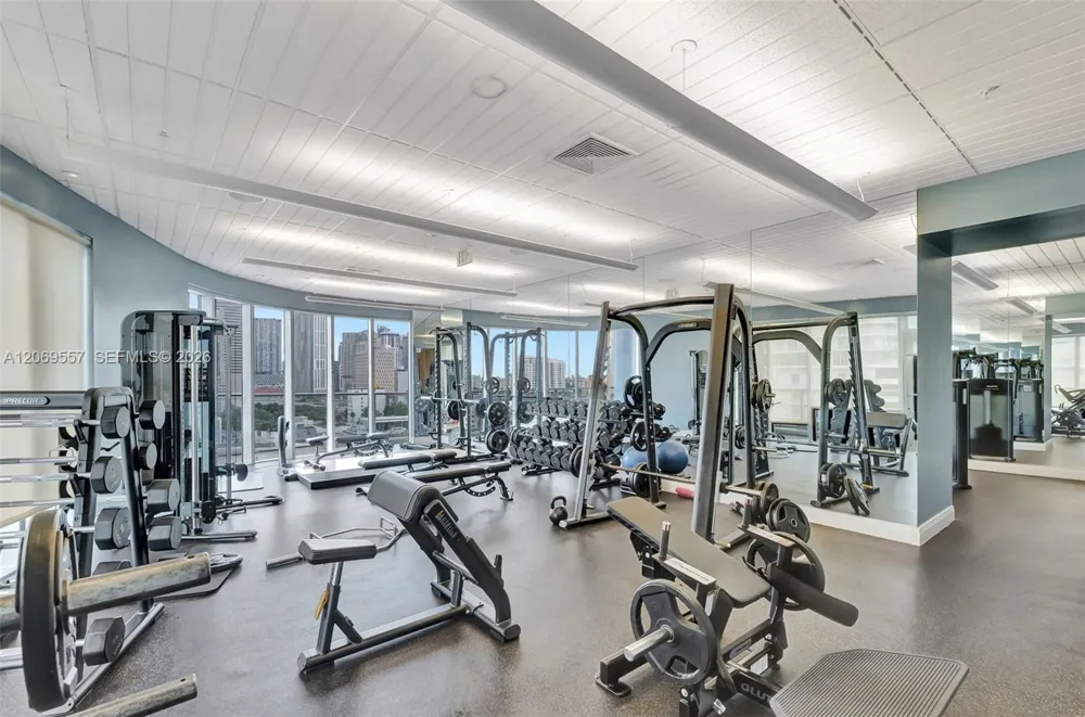 185 SW 7th St #4100 Miami, FL 33130