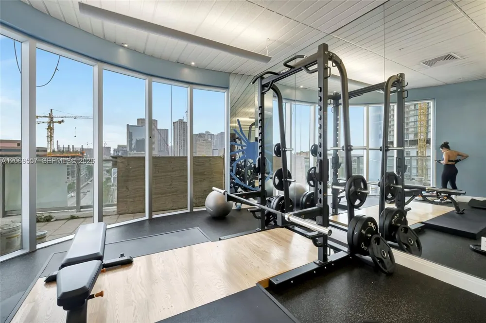 185 SW 7th St #4100 Miami, FL 33130