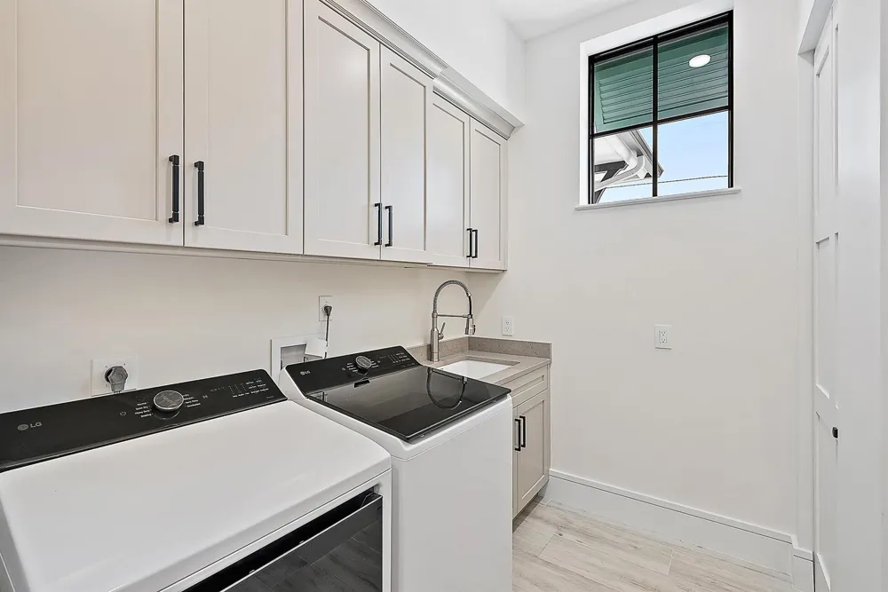 325 Fairway Tequesta, FL 33469