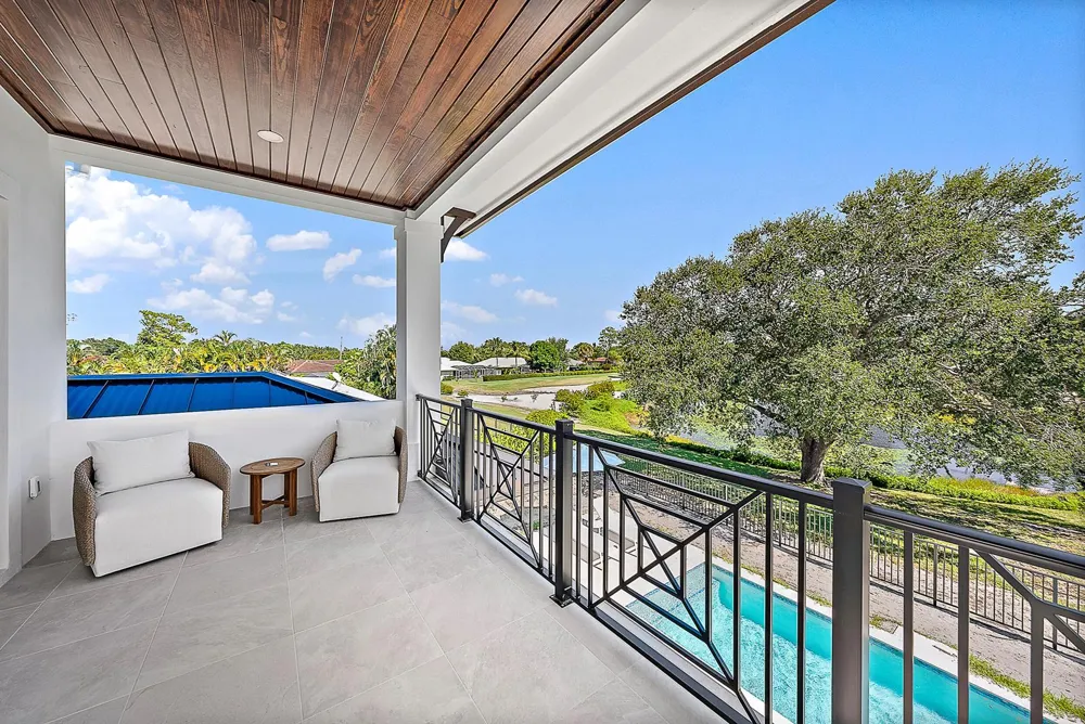 325 Fairway Tequesta, FL 33469
