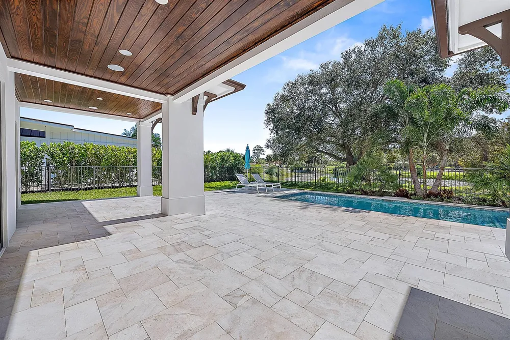 325 Fairway Tequesta, FL 33469