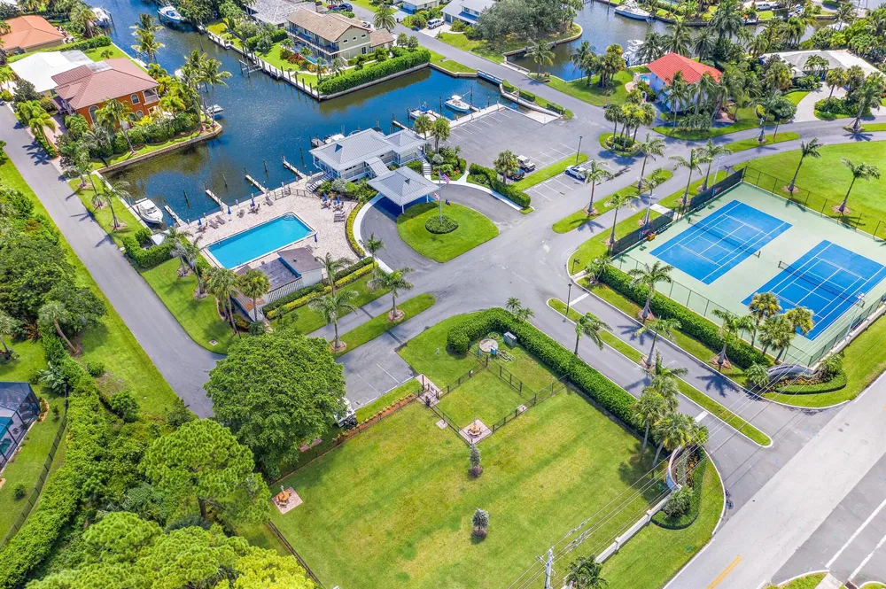 8967 SE Star Island Way Hobe Sound, FL 33455