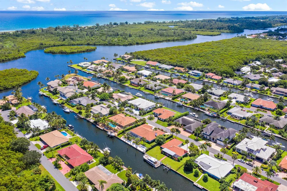 8967 SE Star Island Way Hobe Sound, FL 33455