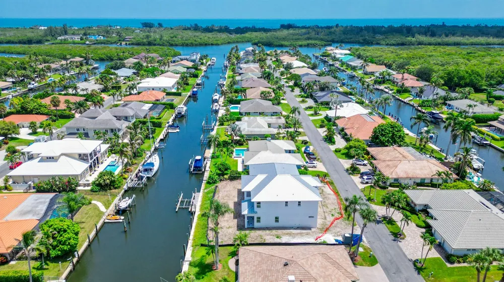 8967 SE Star Island Way Hobe Sound, FL 33455