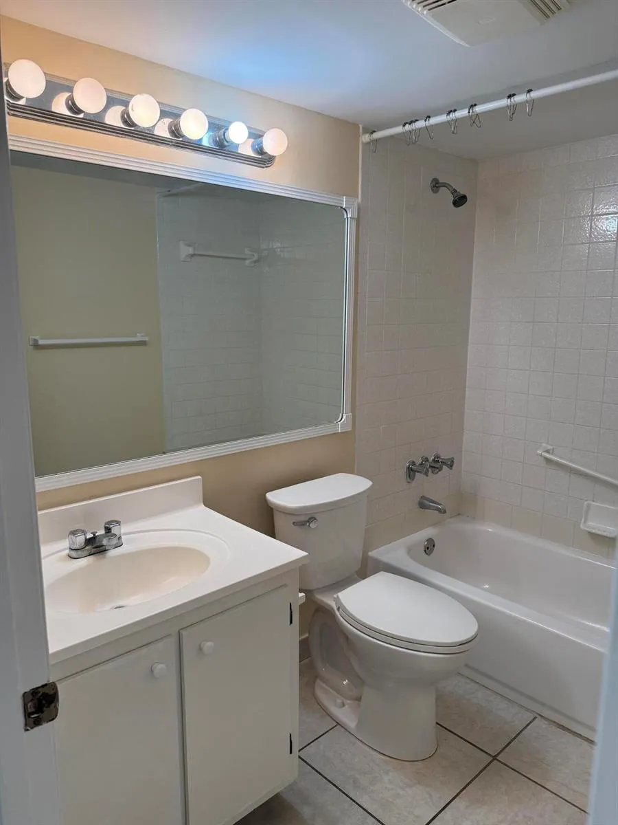 1110 GREEN PINE BOULEVARD #C2 West Palm Beach, FL 33409