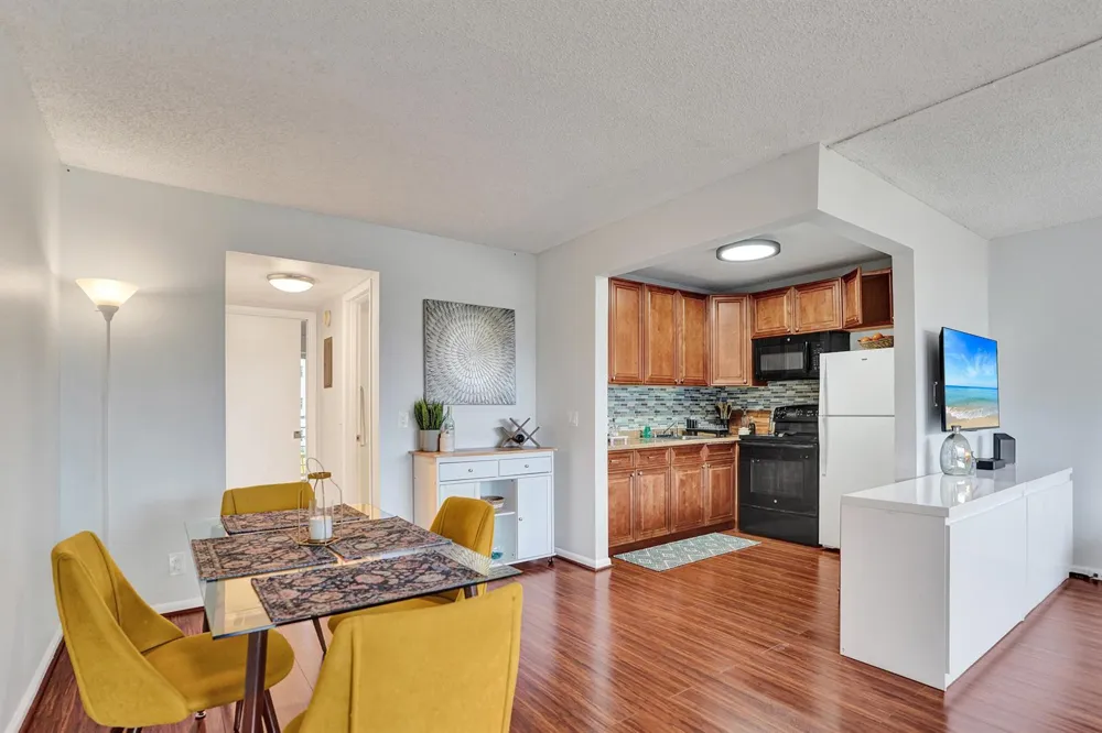 566 FANSHAW Boca Raton, FL 33434